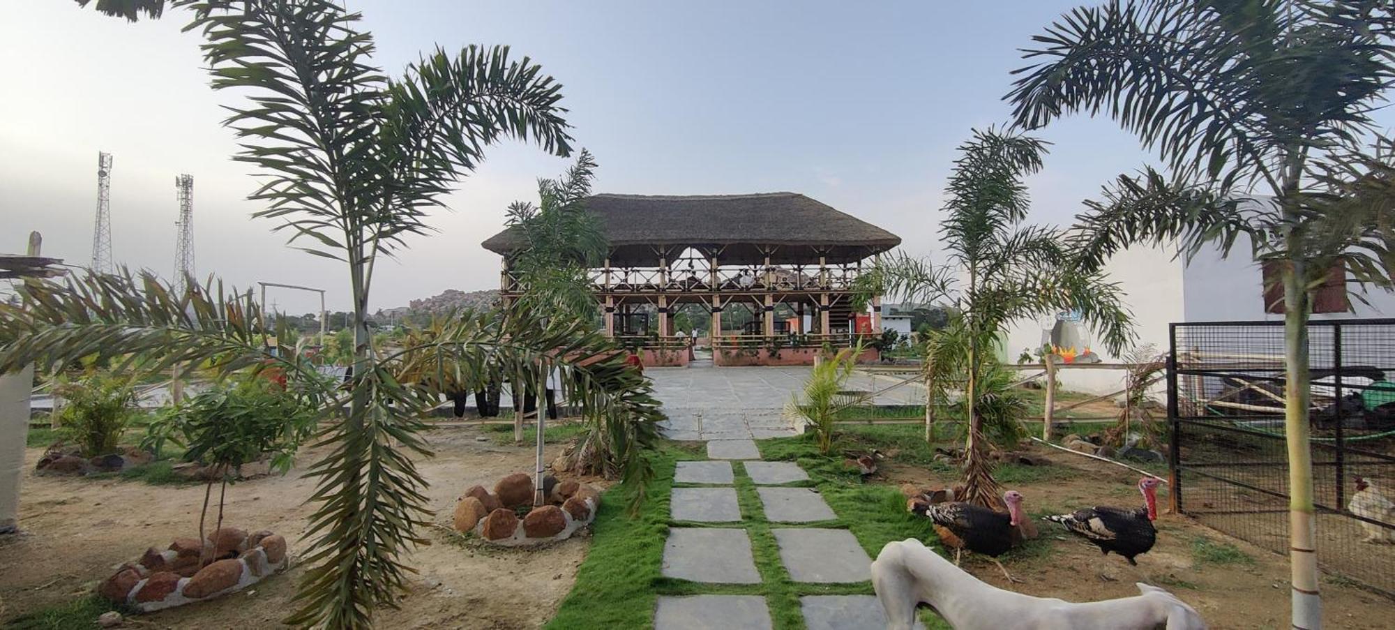 Vanya The Exotic World Resort Hampi Eksteriør billede